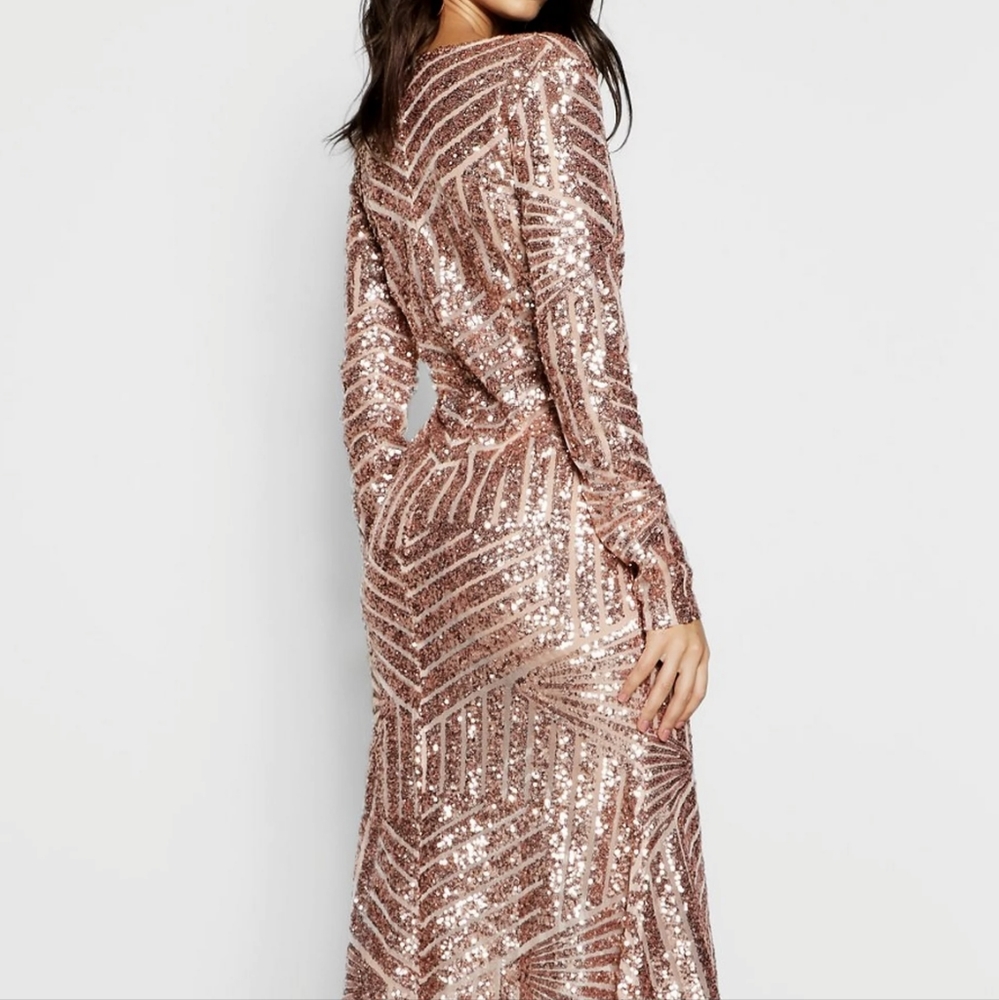 Boutique Sequin Long Sleeve Formal Dress - Picture 4 of 9